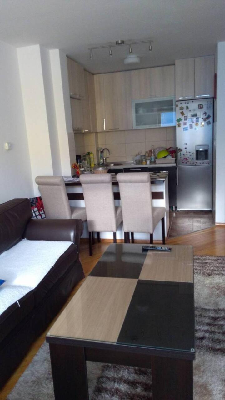 2B Apartment Pale view 3