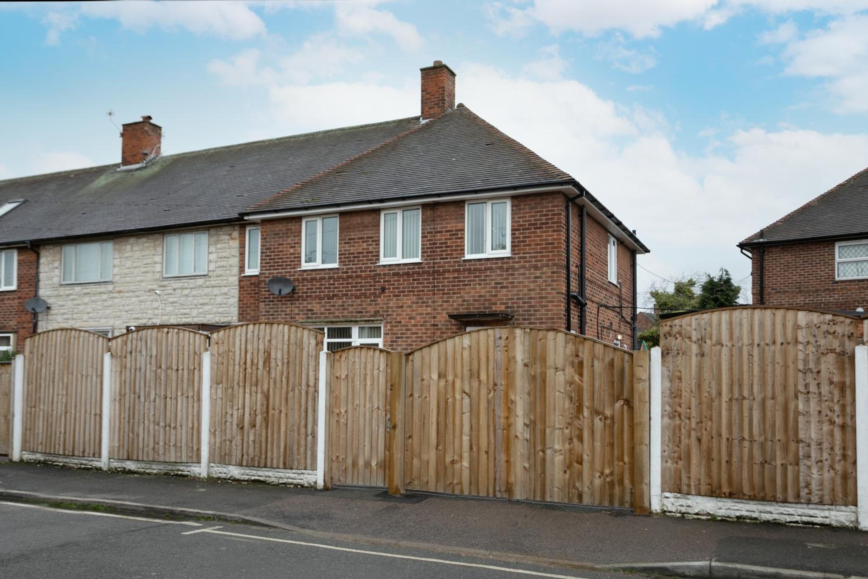 Nottingham Top Serviced Home - Chayil Experts view 2