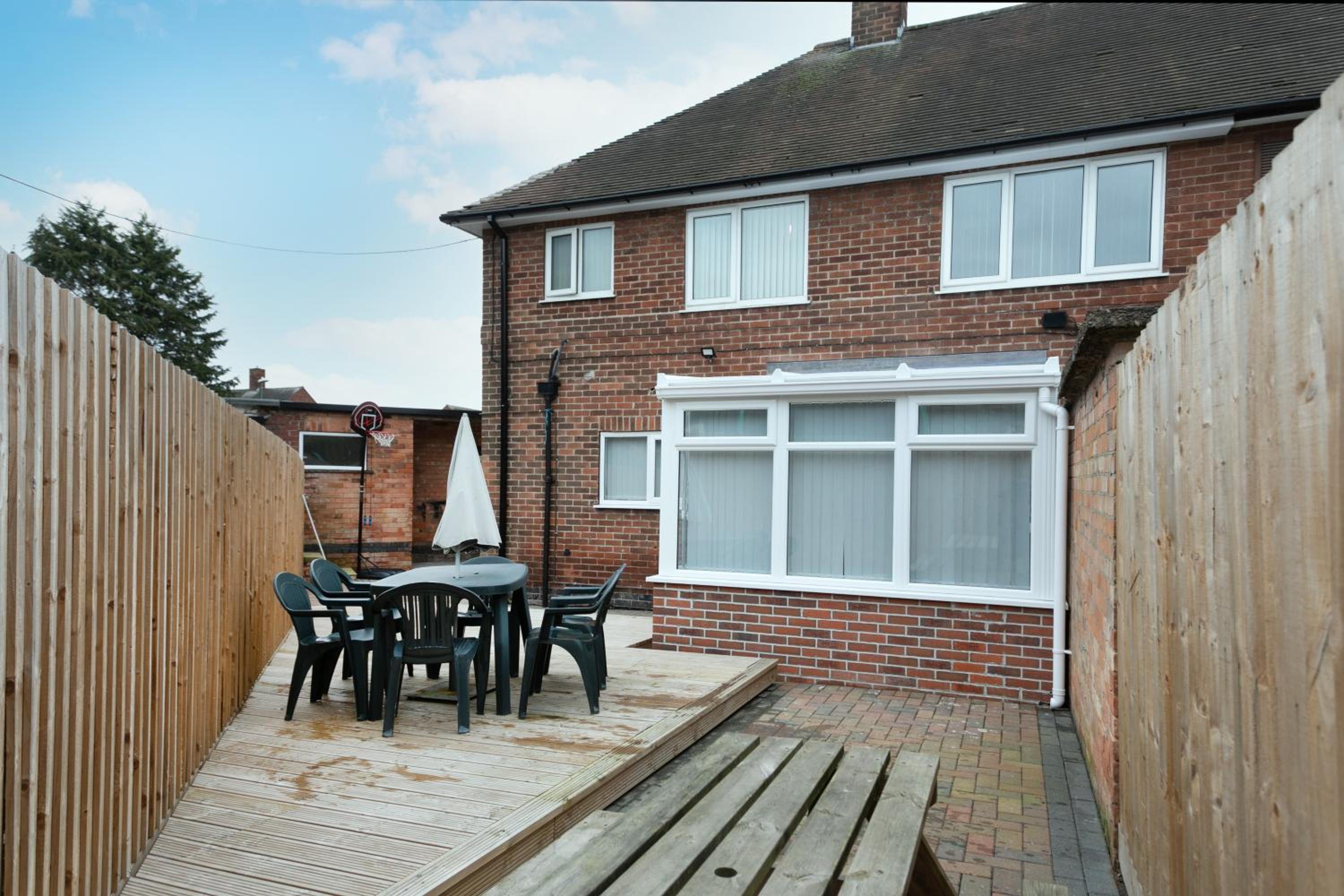 Nottingham Top Serviced Home - Chayil Experts view 4