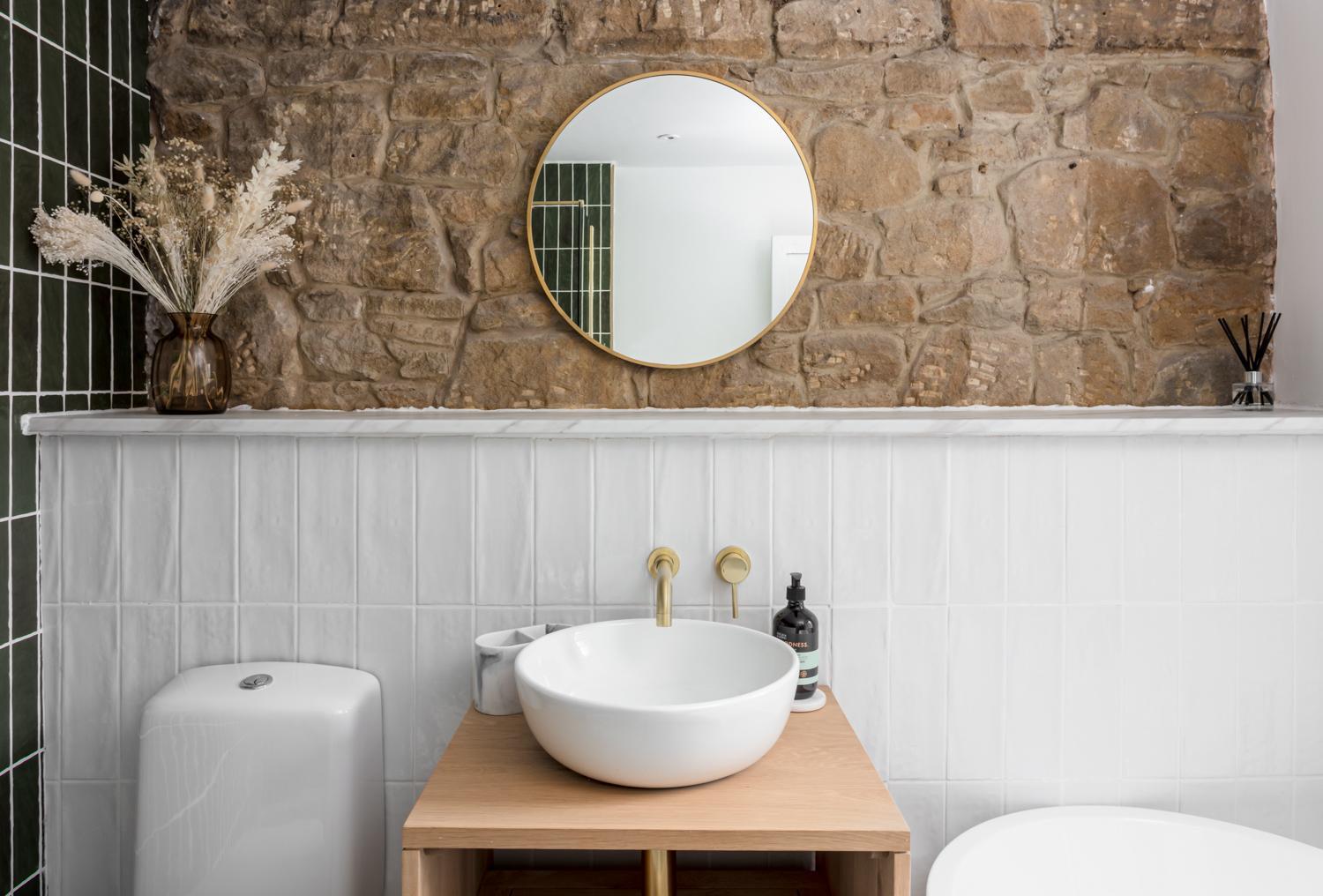 Luxe Design - Grade II Listed Cottage - Heart of Alnwick view 2