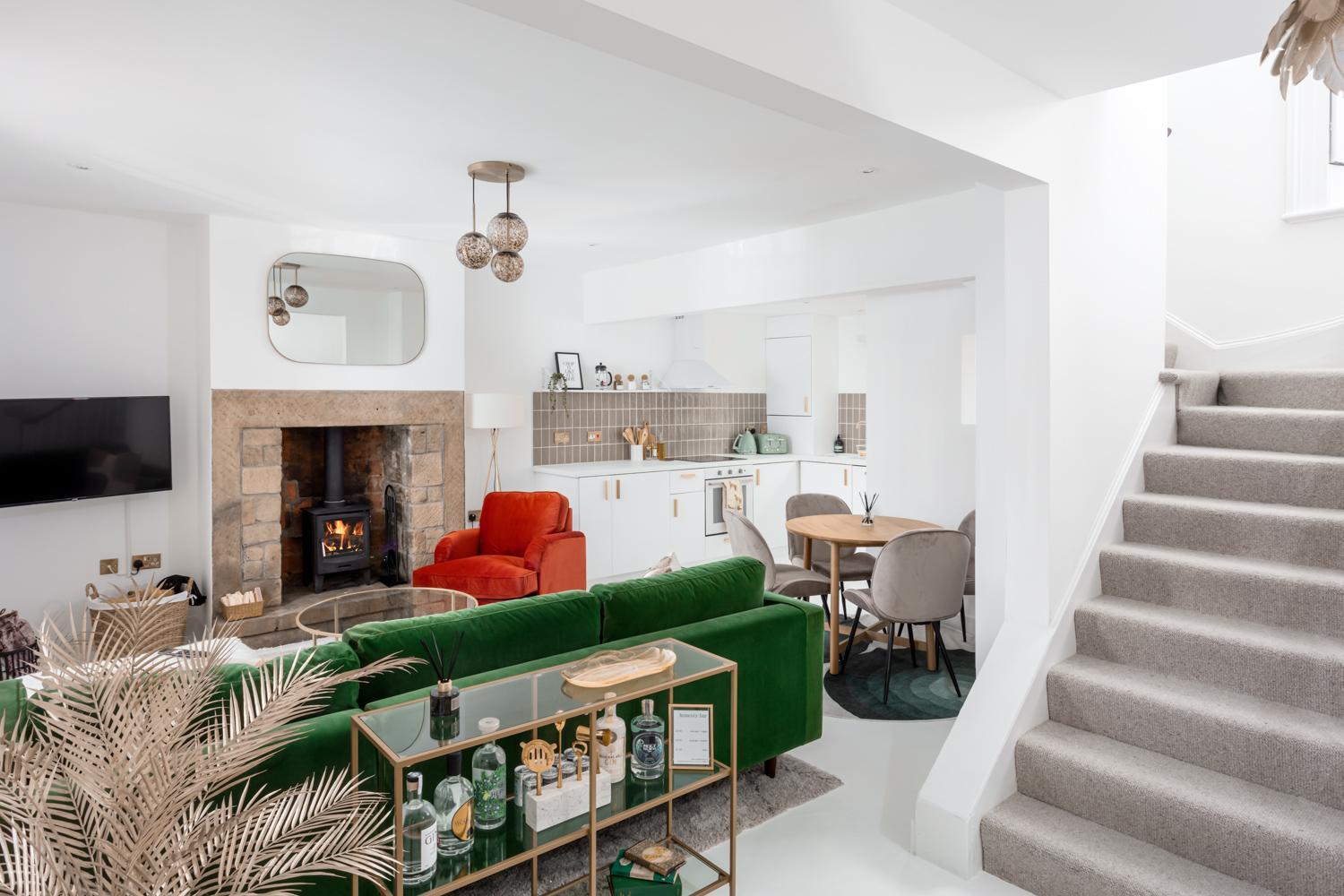 Luxe Design - Grade II Listed Cottage - Heart of Alnwick view 5