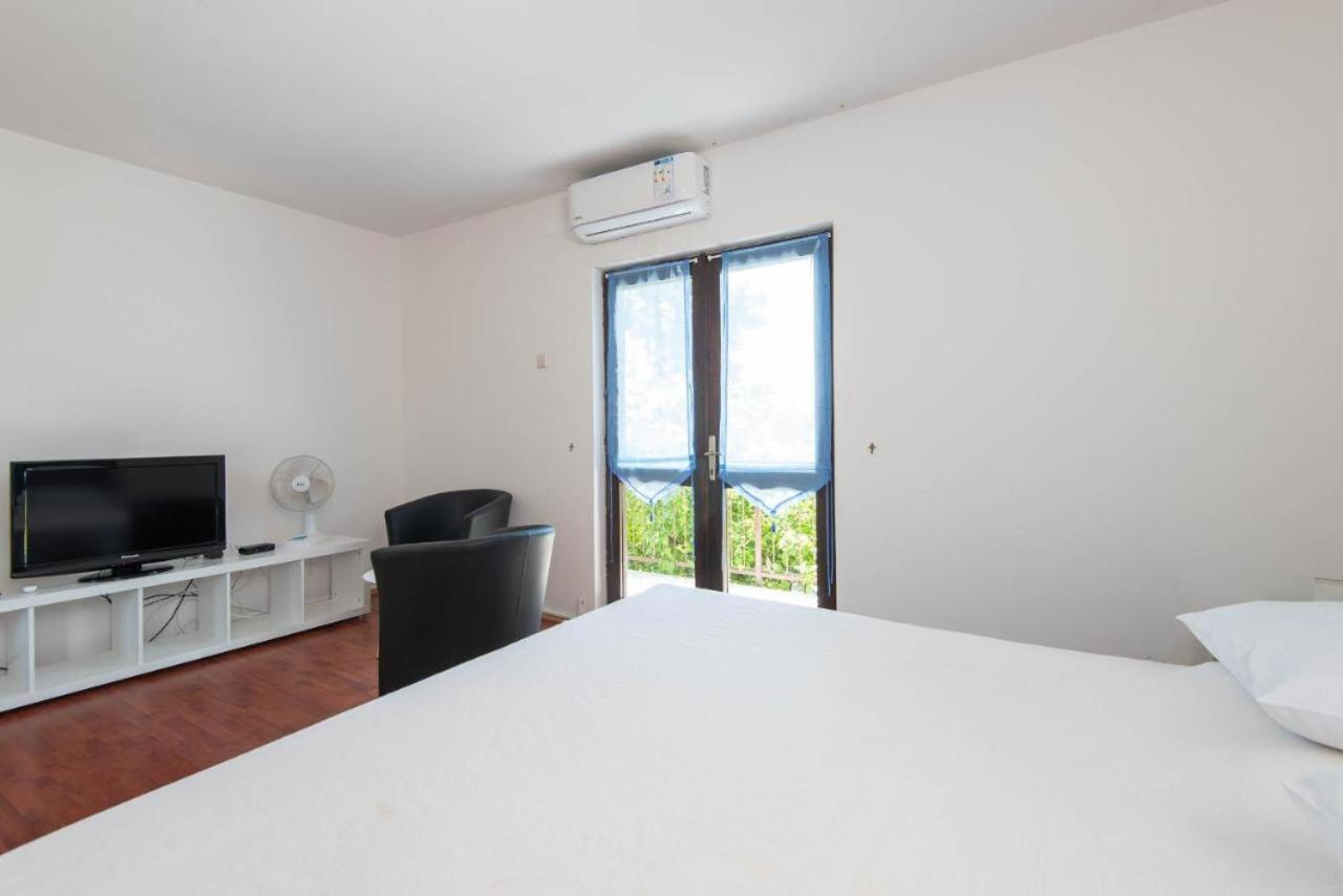 Apartments Ljiljana