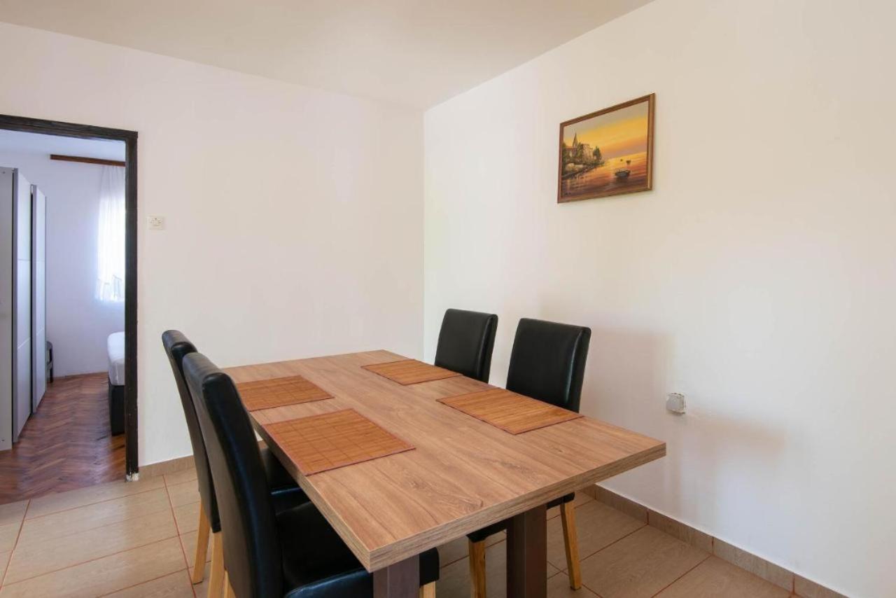 Apartments Ljiljana