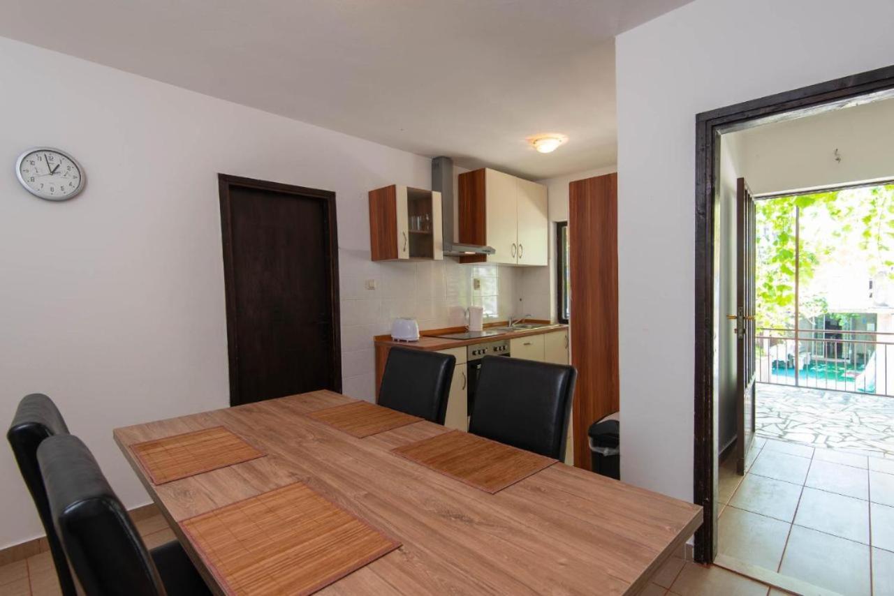 Apartments Ljiljana
