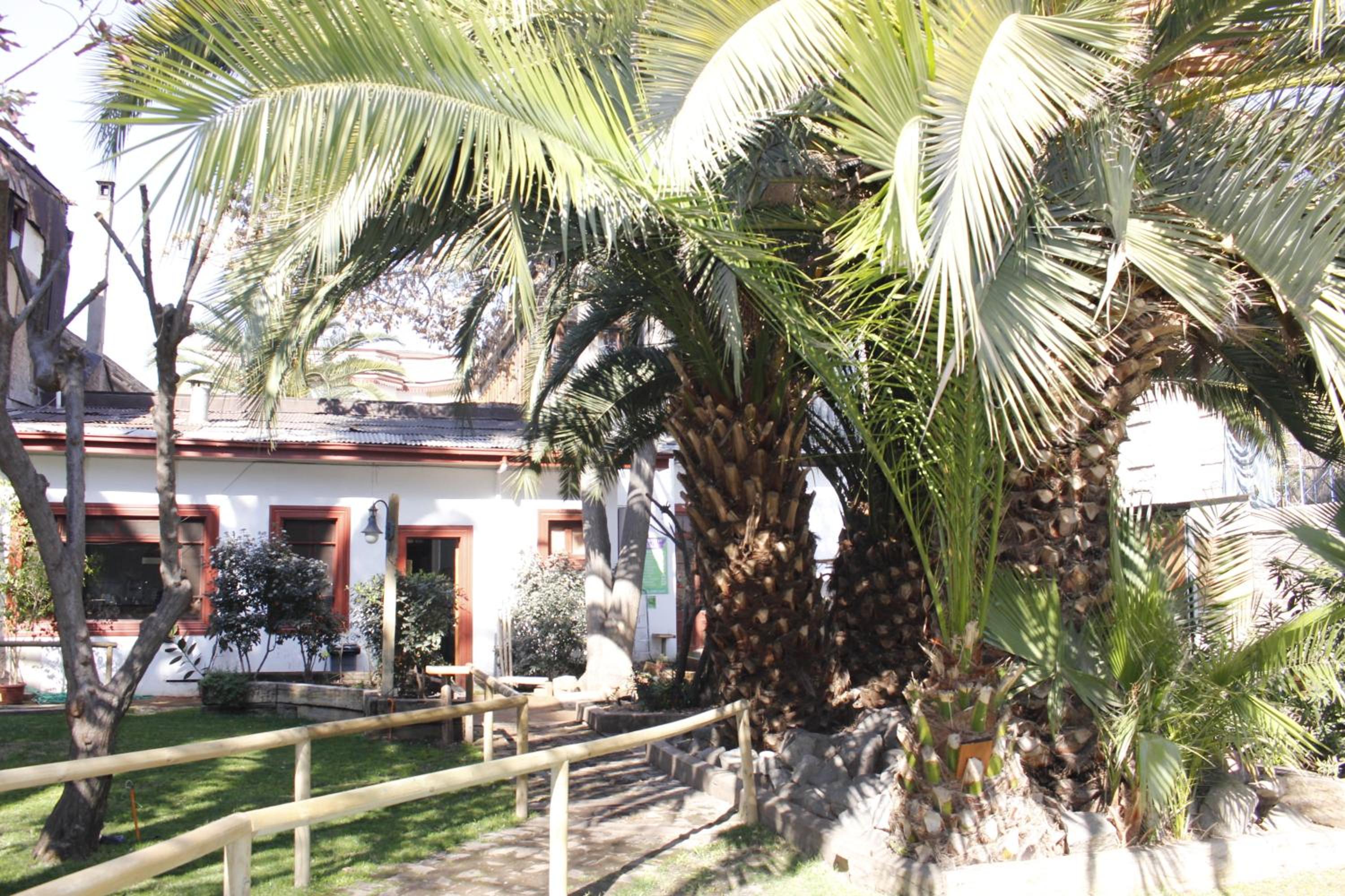 La Casa Roja Hostel