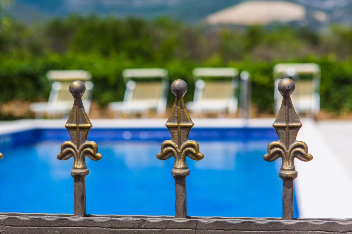 Villa Apartments Olivetum view 3