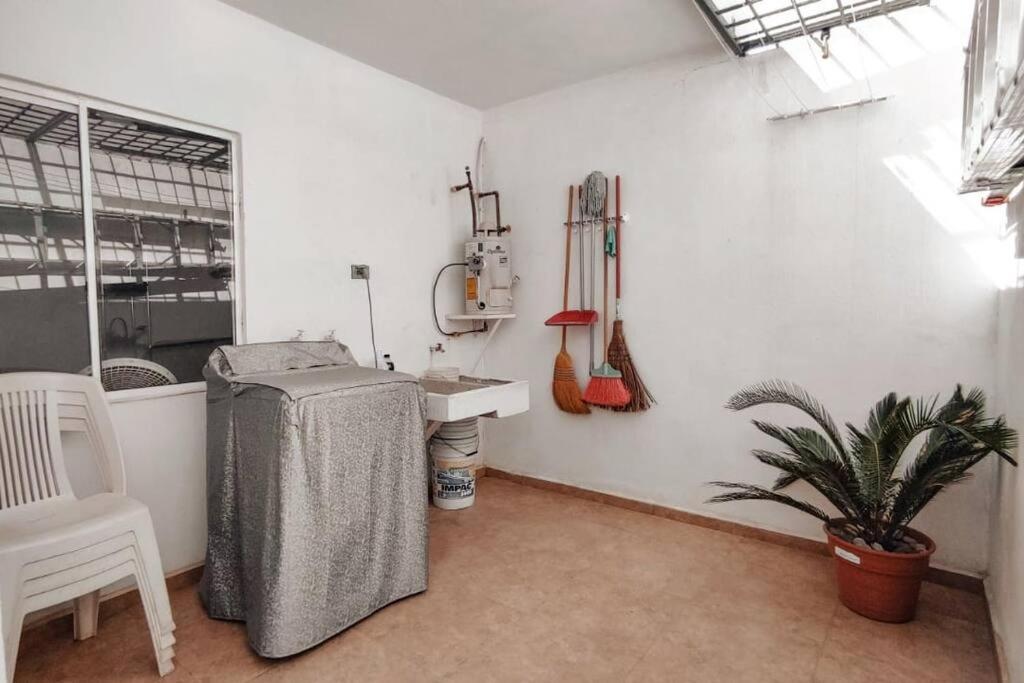 Hogar tranquilo, cerca de marina y plaza comercial view 5