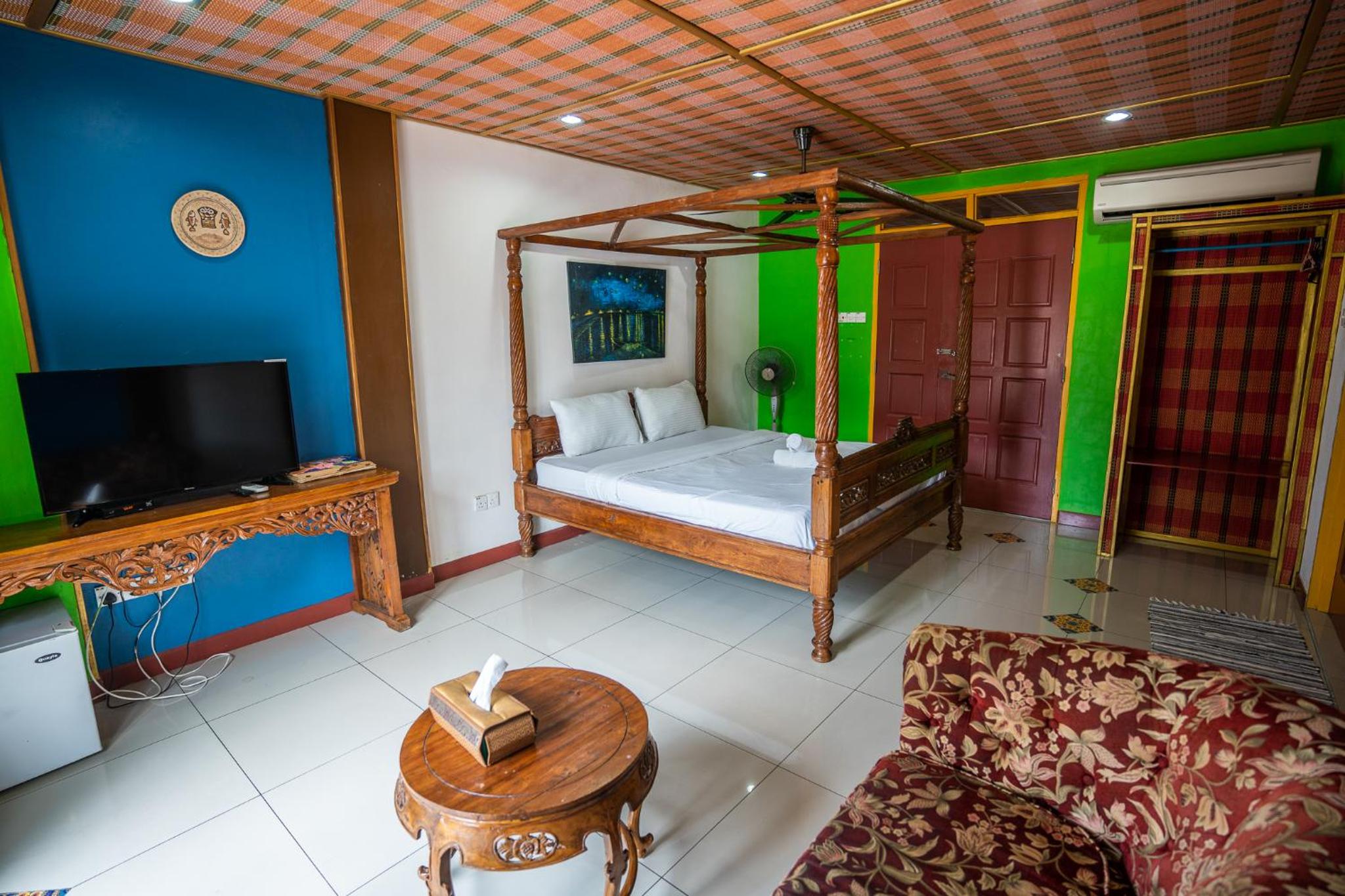 Lost Paradise Resort