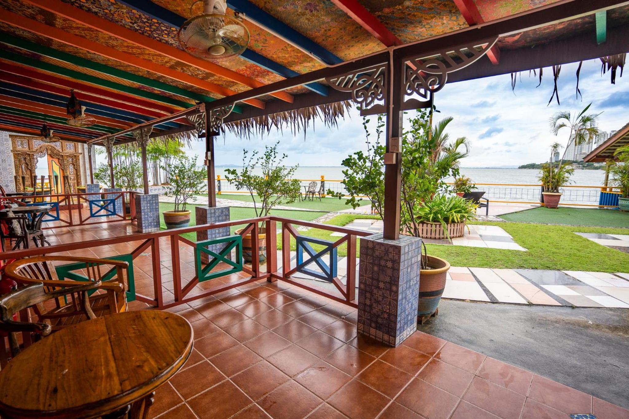 Lost Paradise Resort