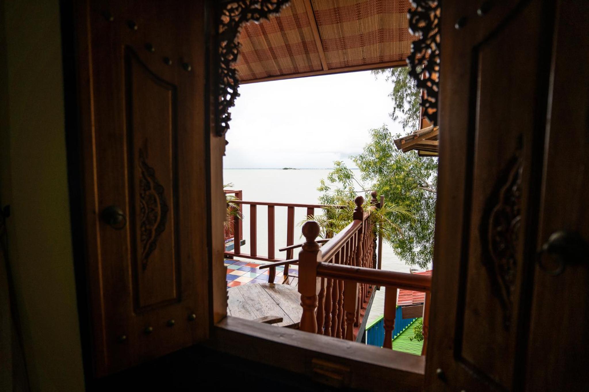 Lost Paradise Resort
