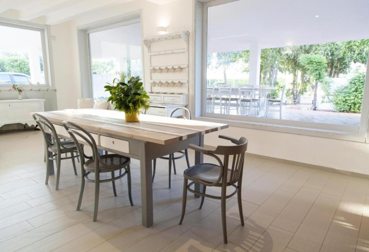 Villa Angela Pool & Suites, piscina privata, giardino, barbecue, parcheggio e WiFi gratuita