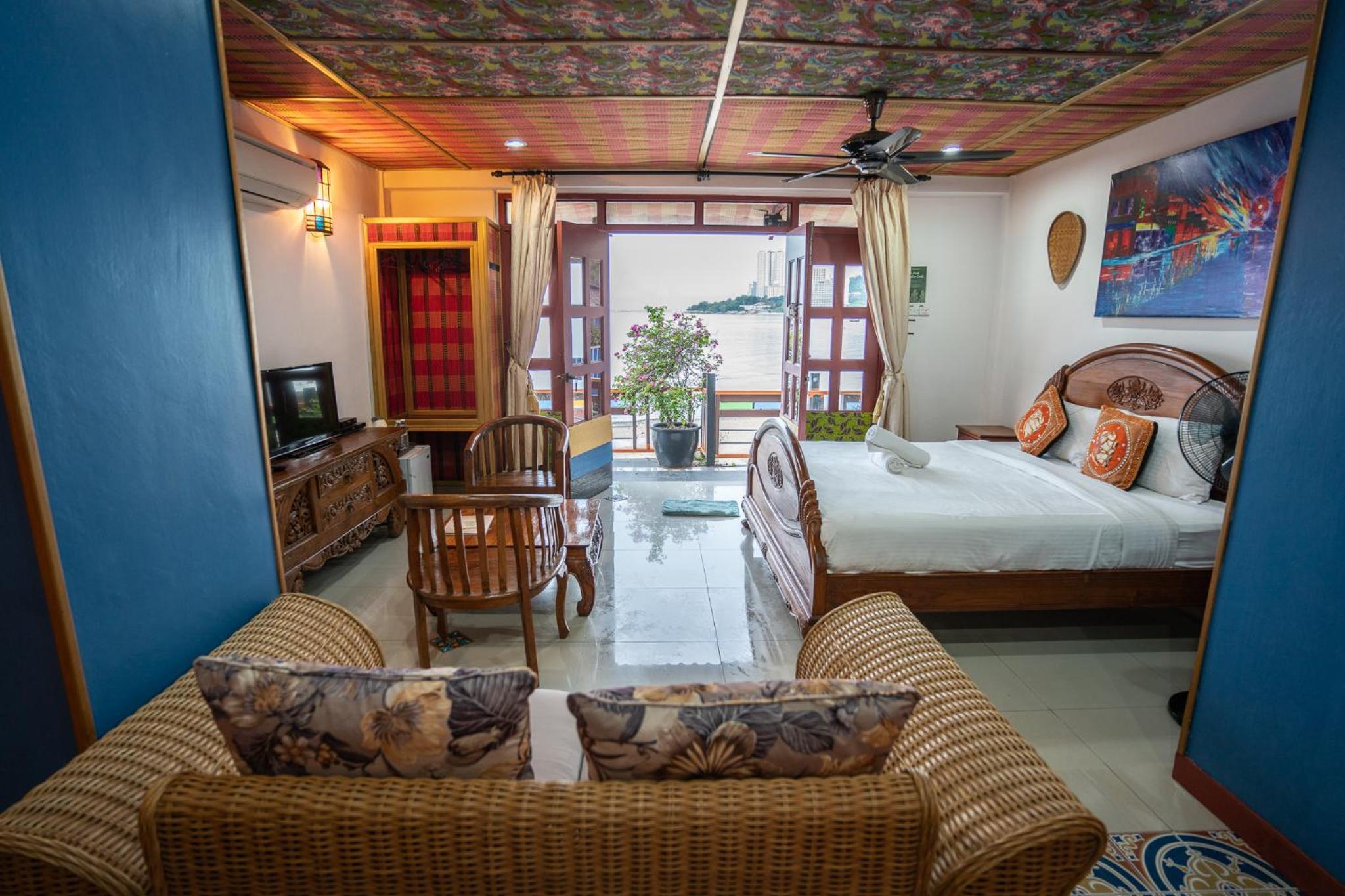 Lost Paradise Resort