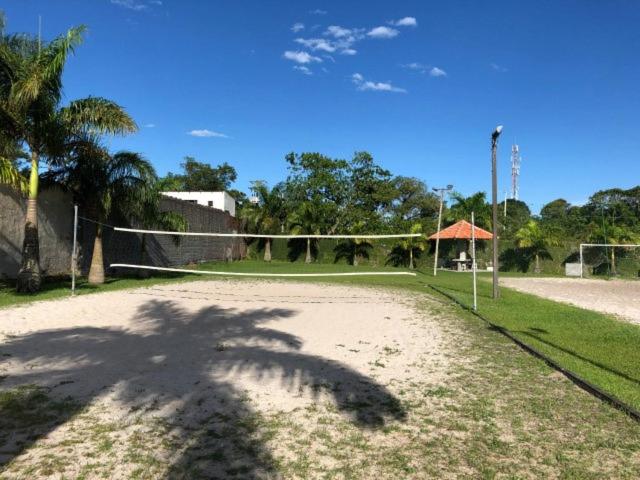 250m da praia-Kitinete com Piscina-Matinhos-PR