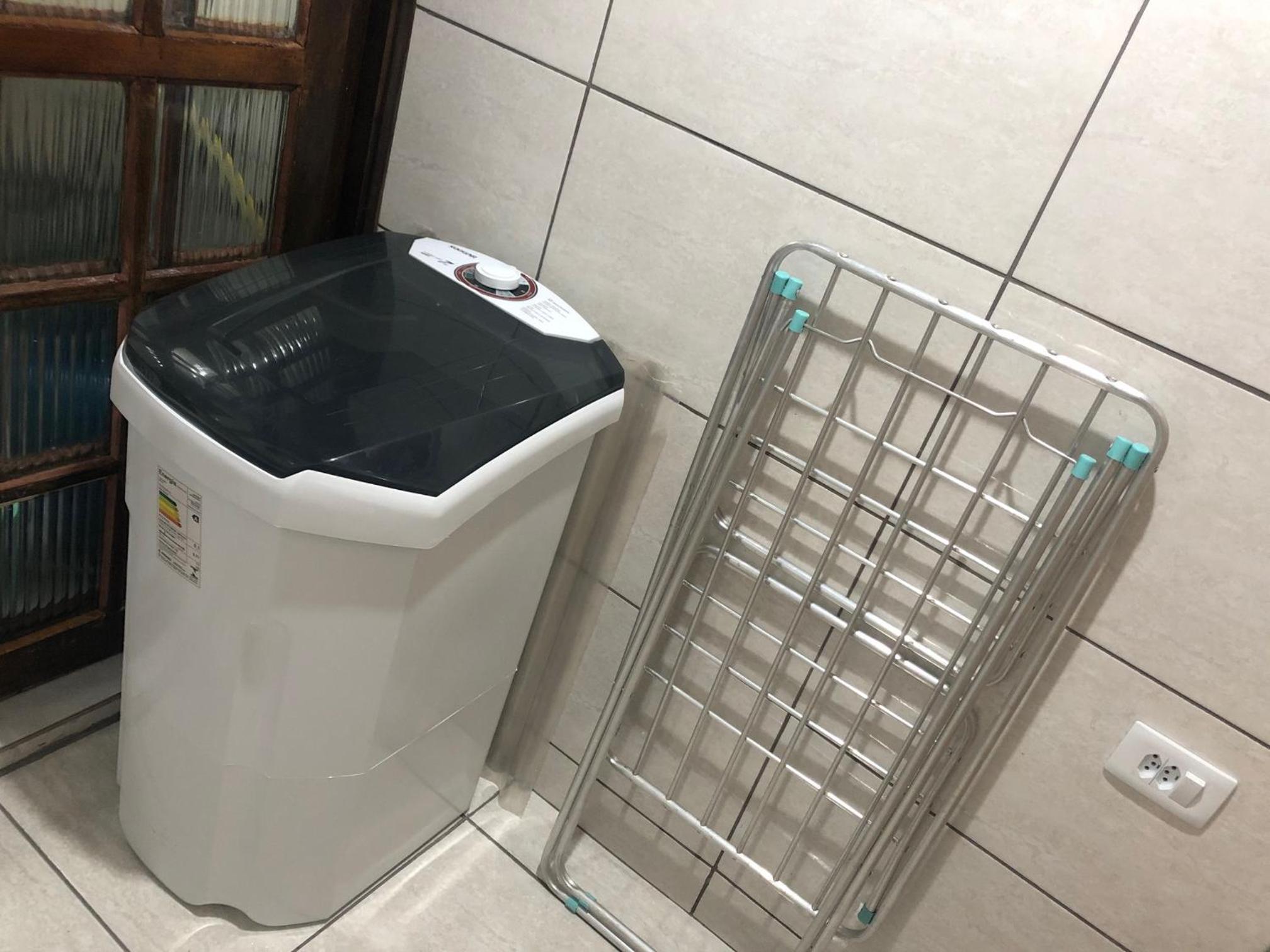 250m da praia-Kitinete com Piscina-Matinhos-PR