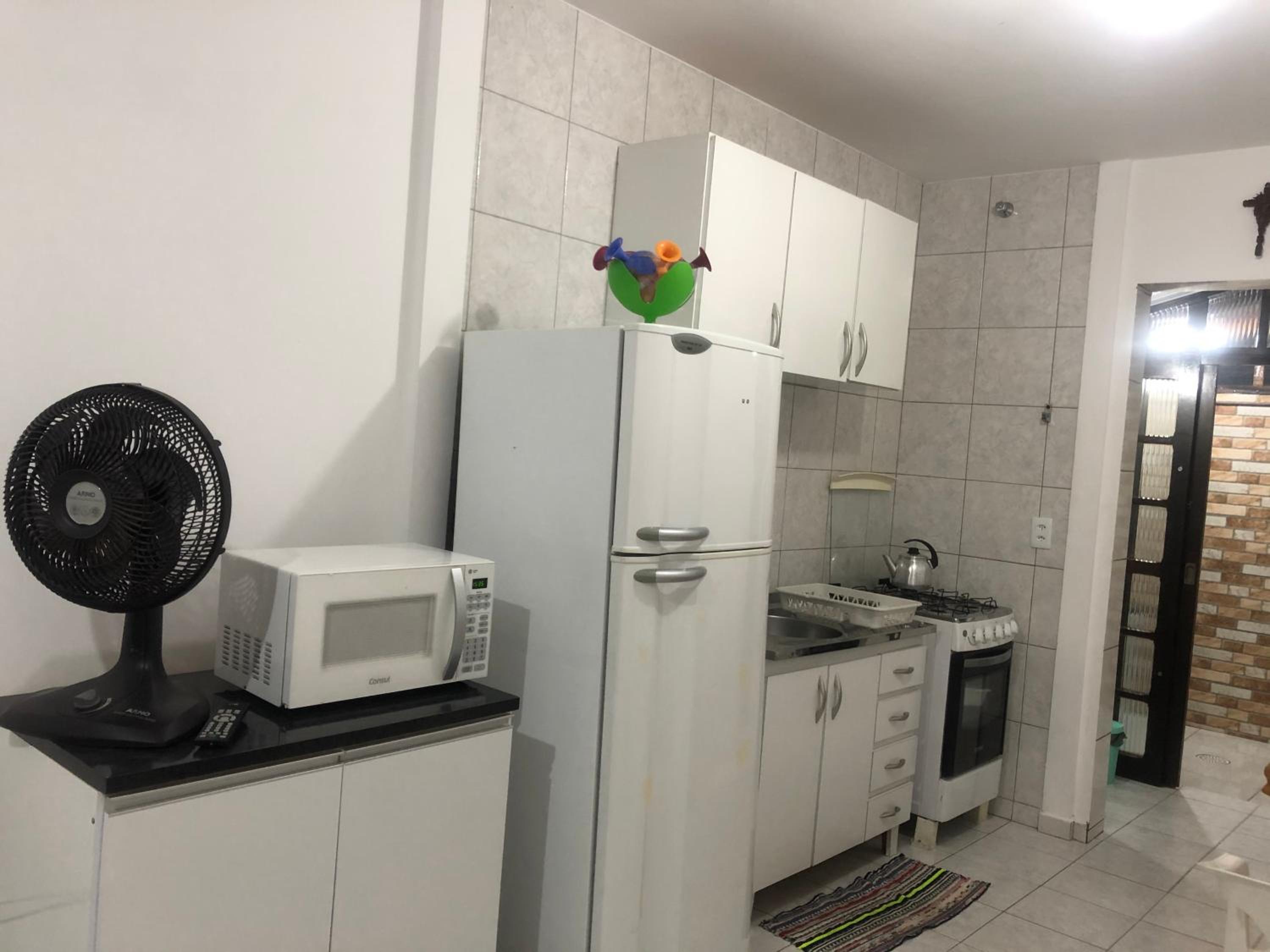 250m da praia-Kitinete com Piscina-Matinhos-PR