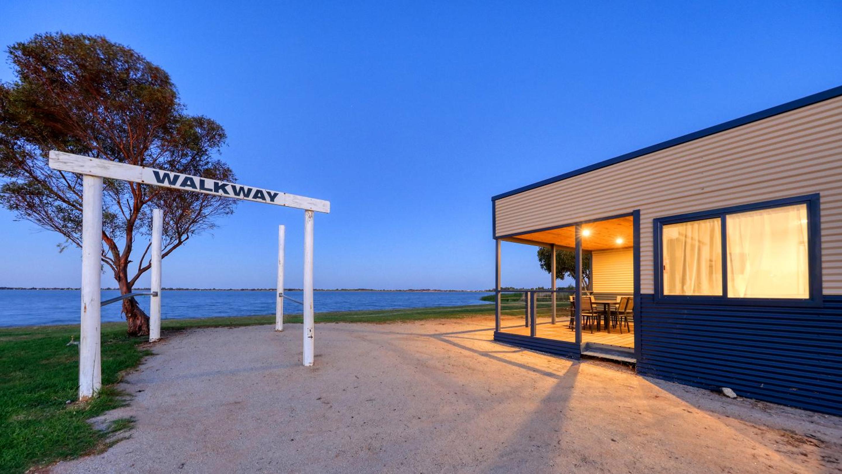 Lake Boga Caravan Park view 3