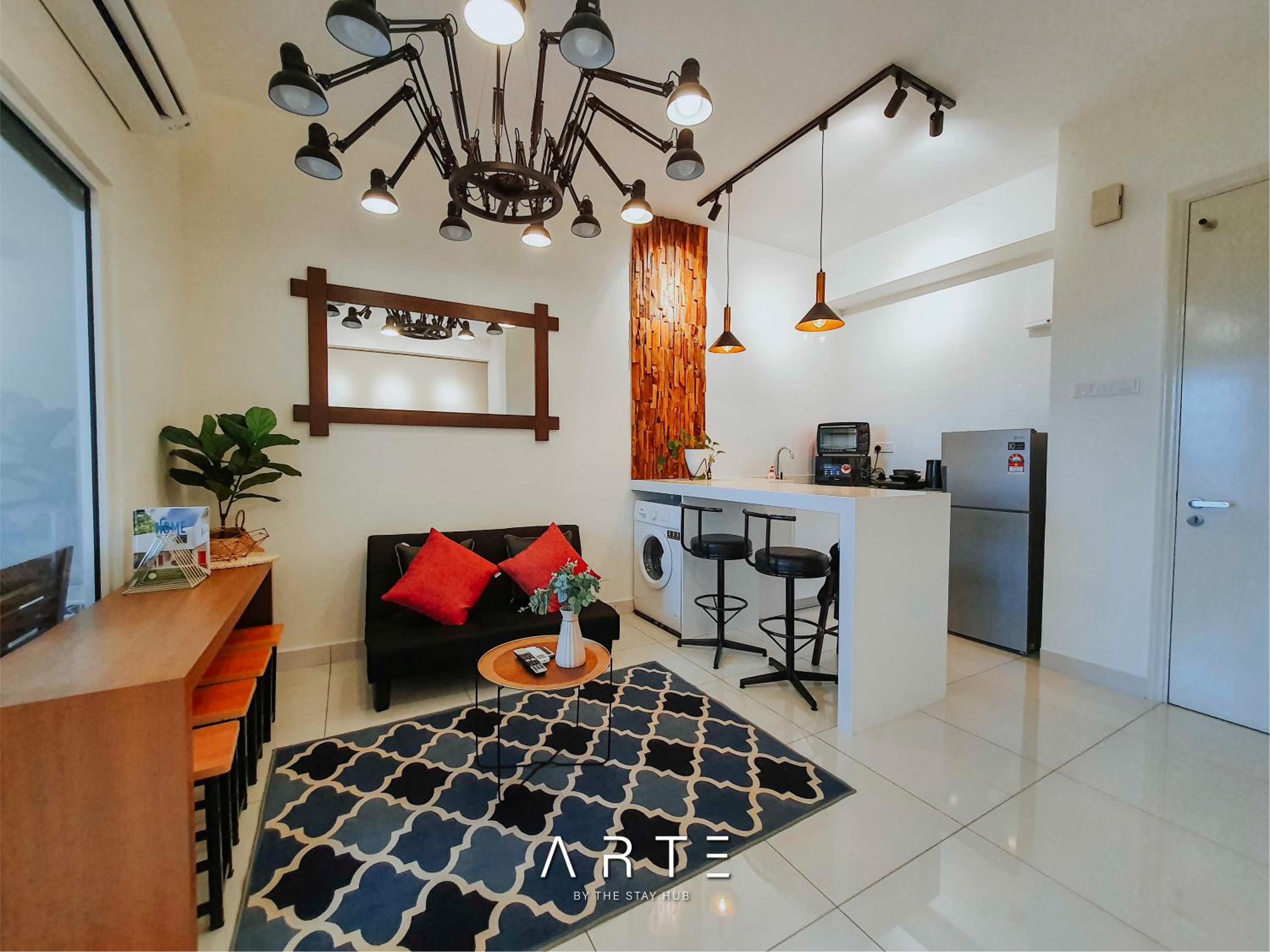 Arte Mont Kiara Luxury Suite with Heated Jacuzzi Pods - Free Parking - Next to MITEC- by The Stay Hub
