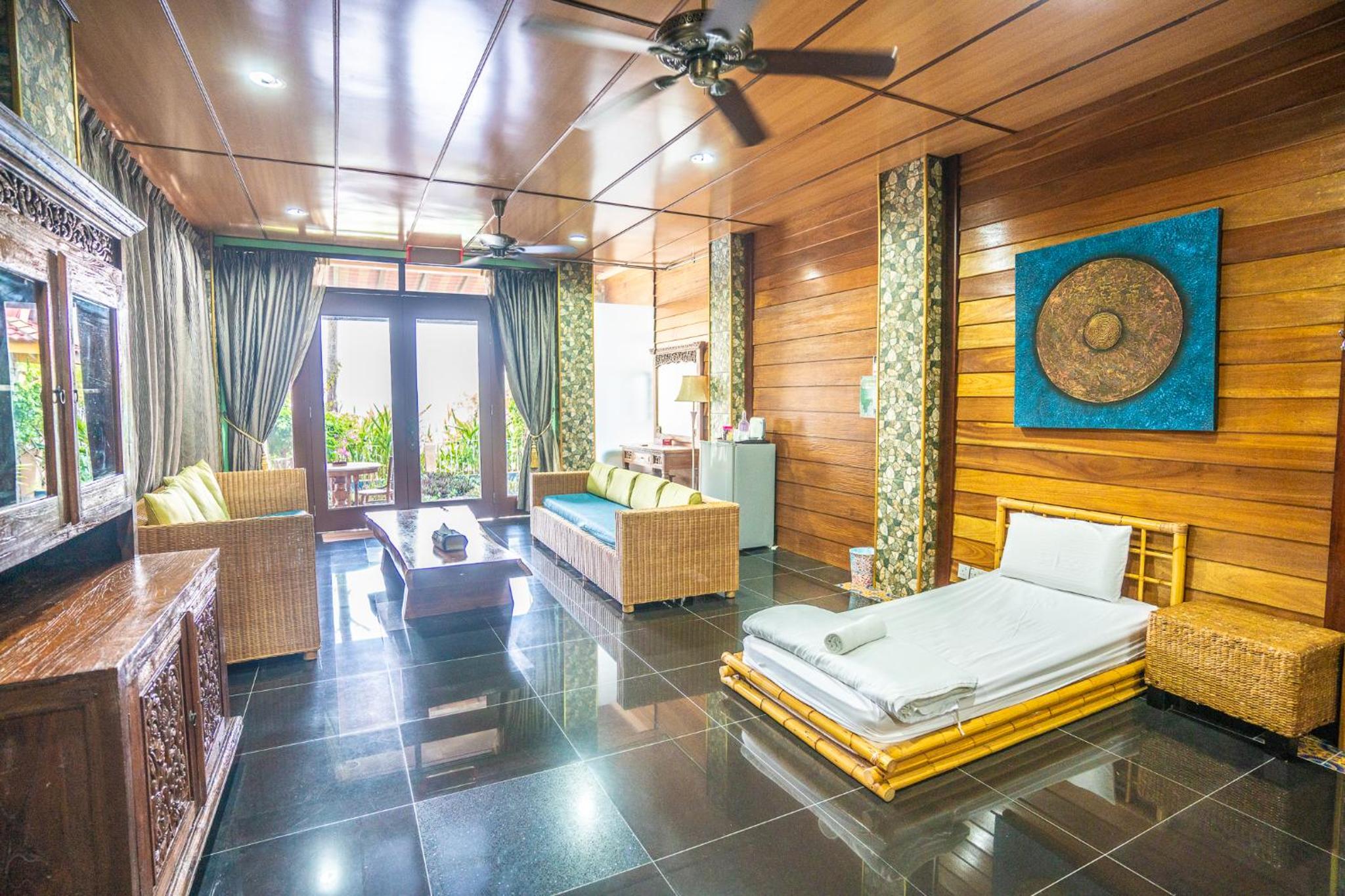 Lost Paradise Resort