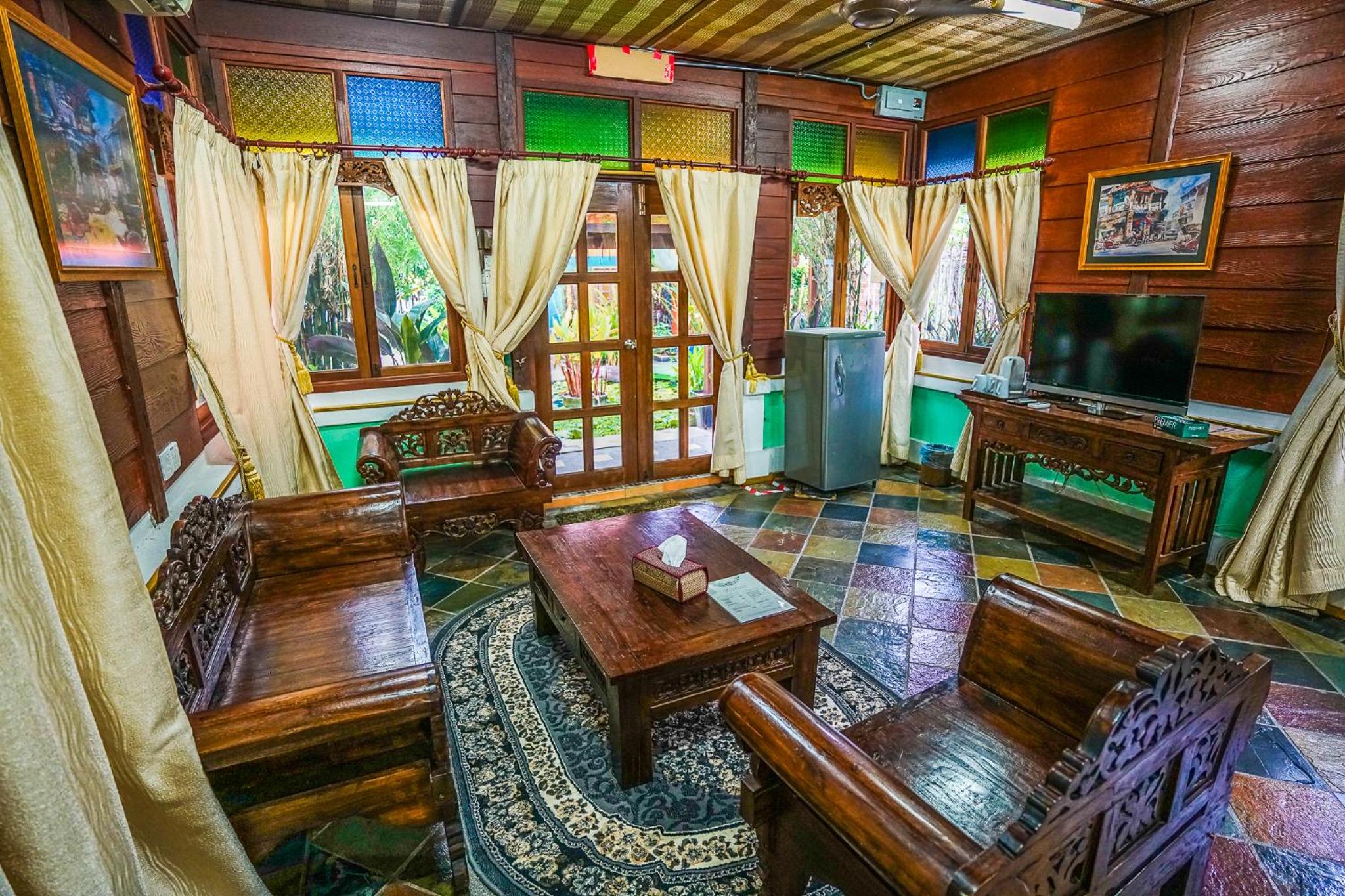 Lost Paradise Resort