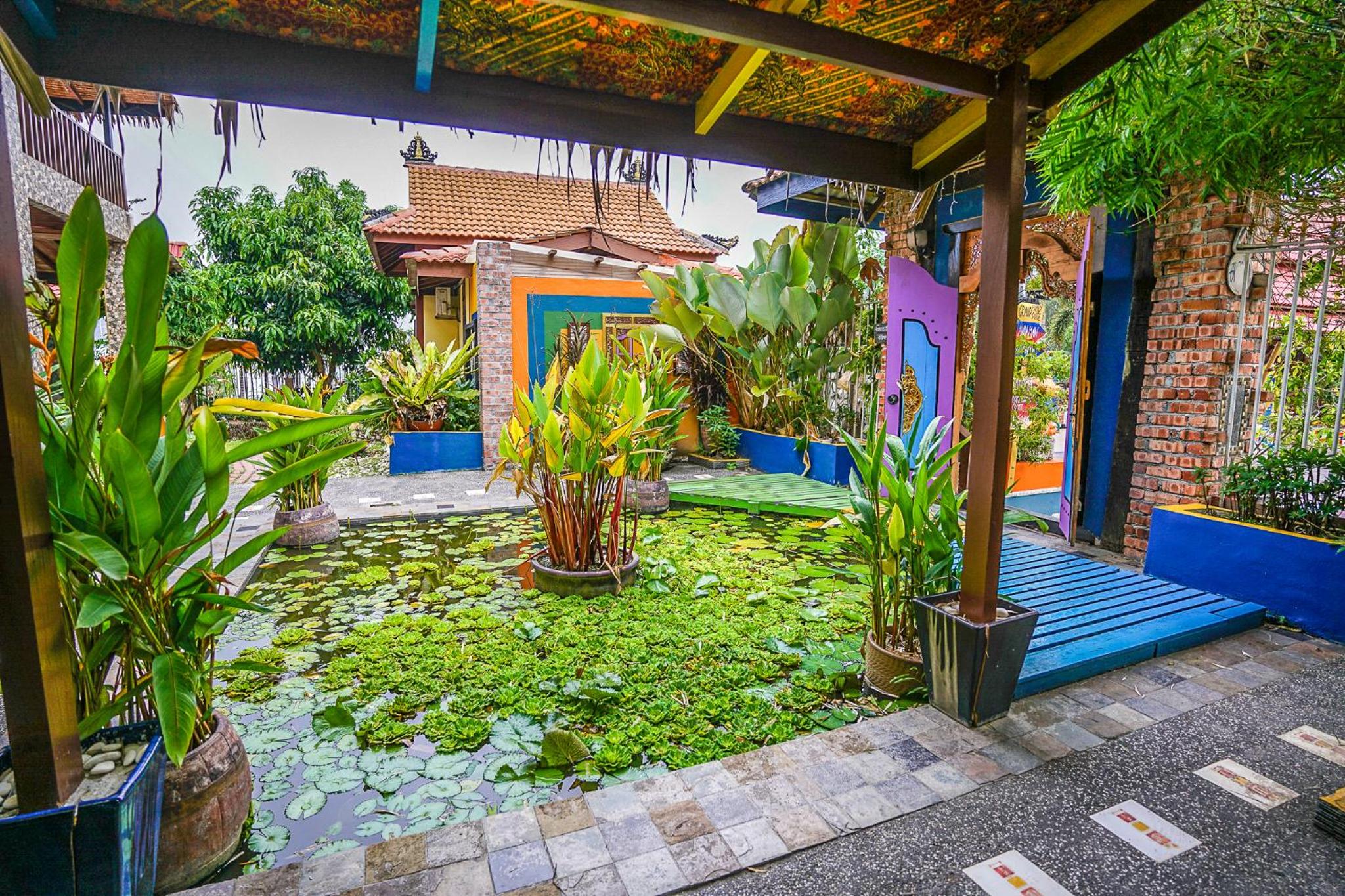 Lost Paradise Resort