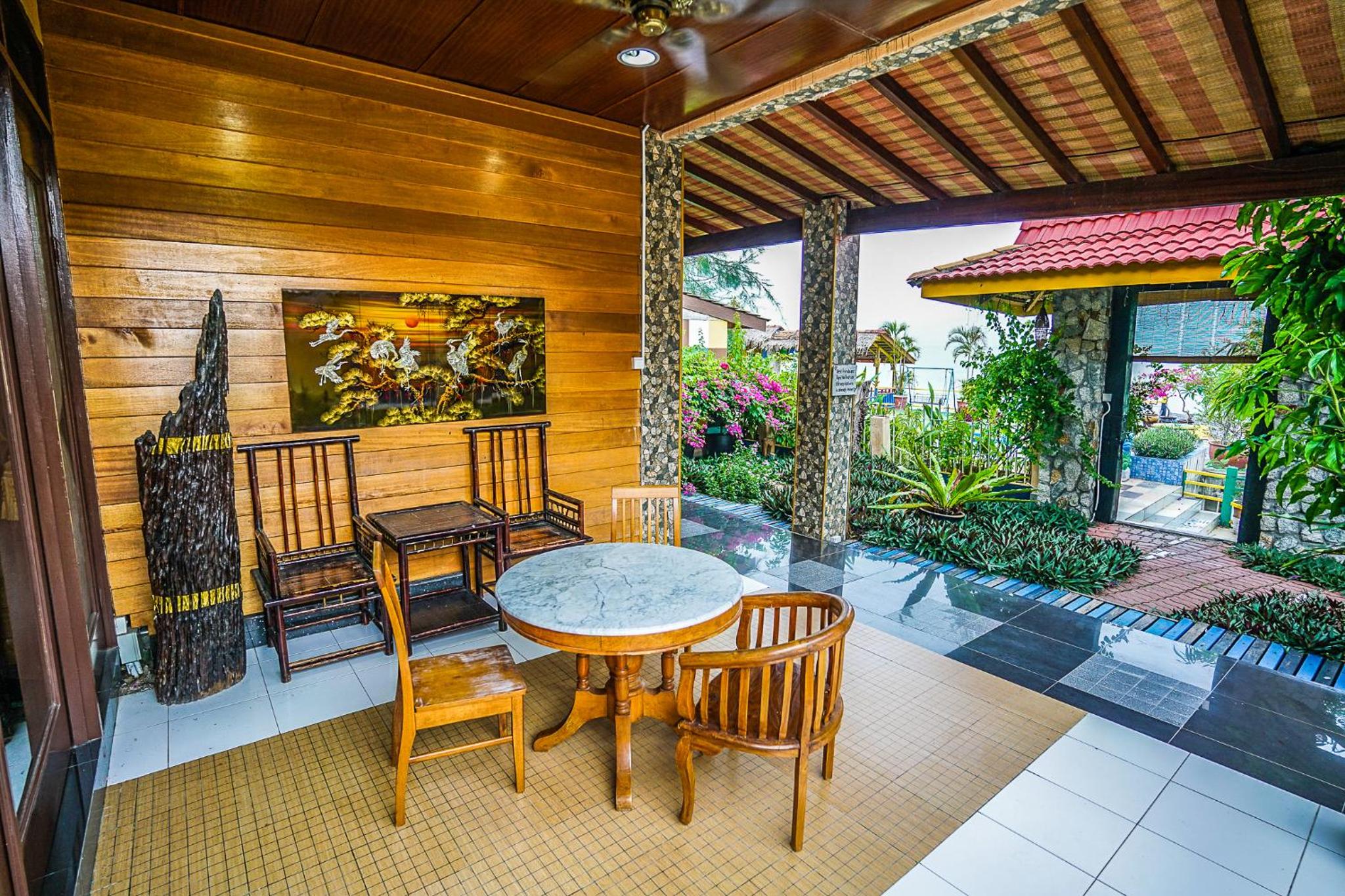 Lost Paradise Resort