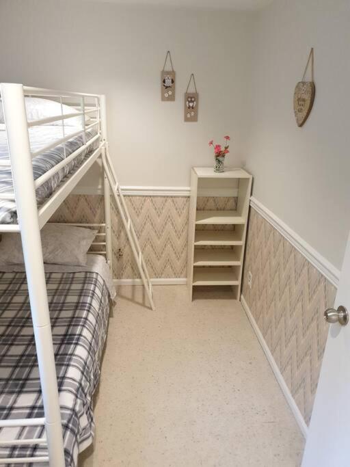 Happy, Cozy, Loving Guest Space in West Vancouver