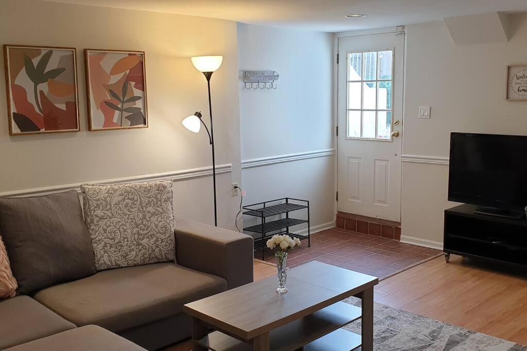 Happy, Cozy, Loving Guest Space in West Vancouver