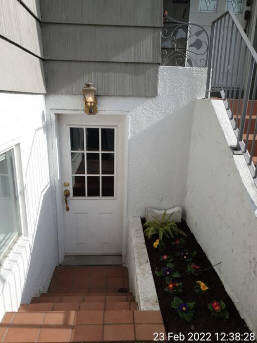 Happy, Cozy, Loving Guest Space in West Vancouver