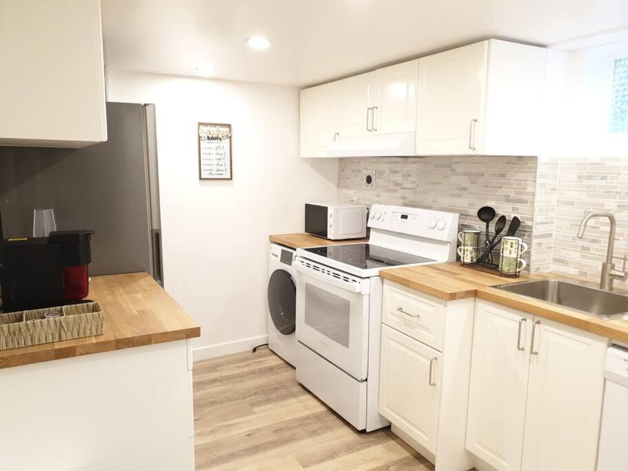 Happy, Cozy, Loving Guest Space in West Vancouver