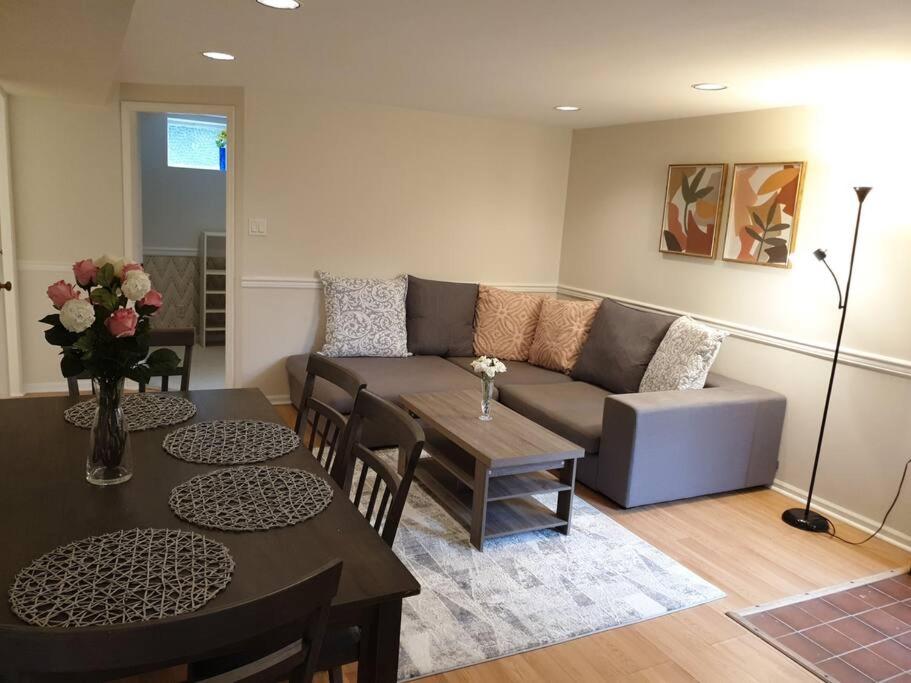 Happy, Cozy, Loving Guest Space in West Vancouver