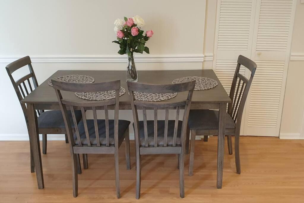 Happy, Cozy, Loving Guest Space in West Vancouver