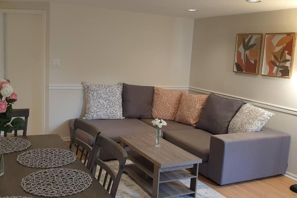 Happy, Cozy, Loving Guest Space in West Vancouver