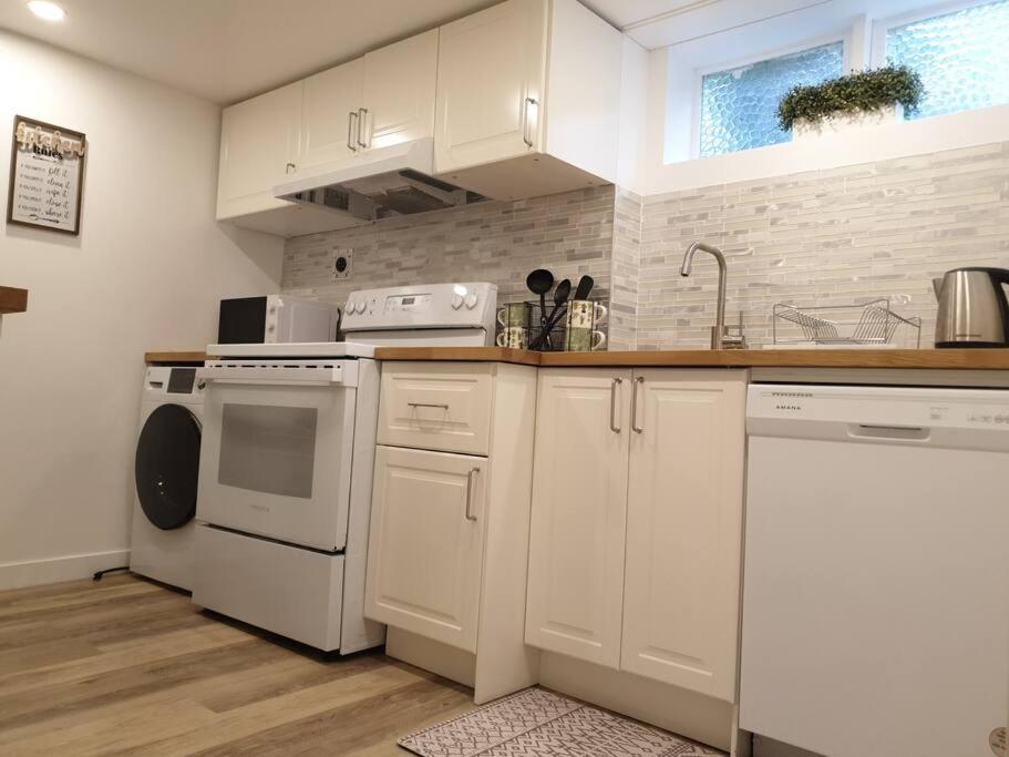 Happy, Cozy, Loving Guest Space in West Vancouver