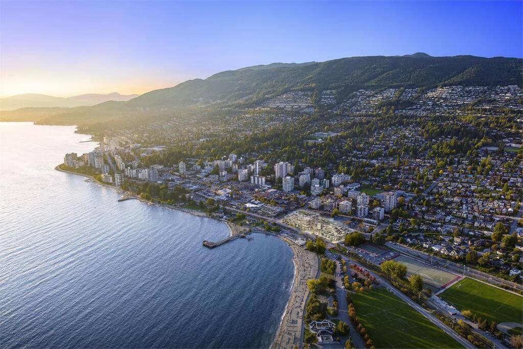 Happy, Cozy, Loving Guest Space in West Vancouver