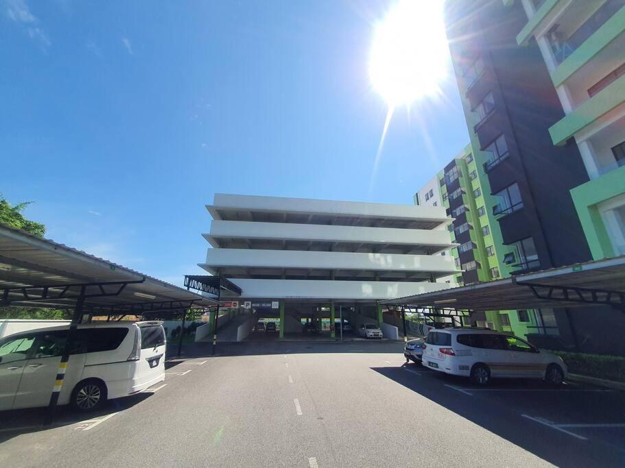 Manhattan Condo Ipoh with Water Park and Pool View photo 3