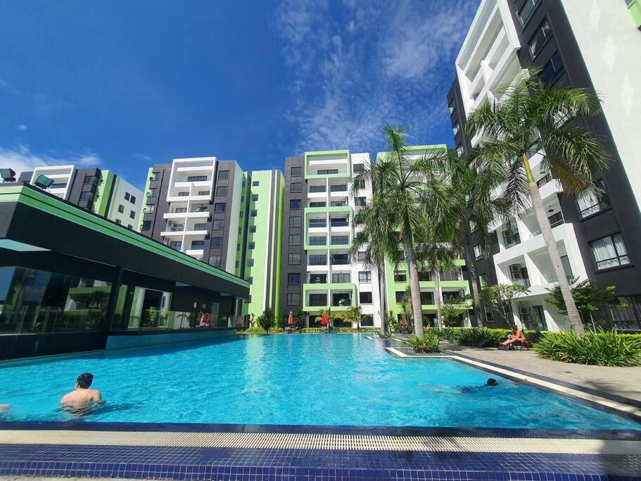 Manhattan Condo Ipoh with Water Park and Pool View photo 5