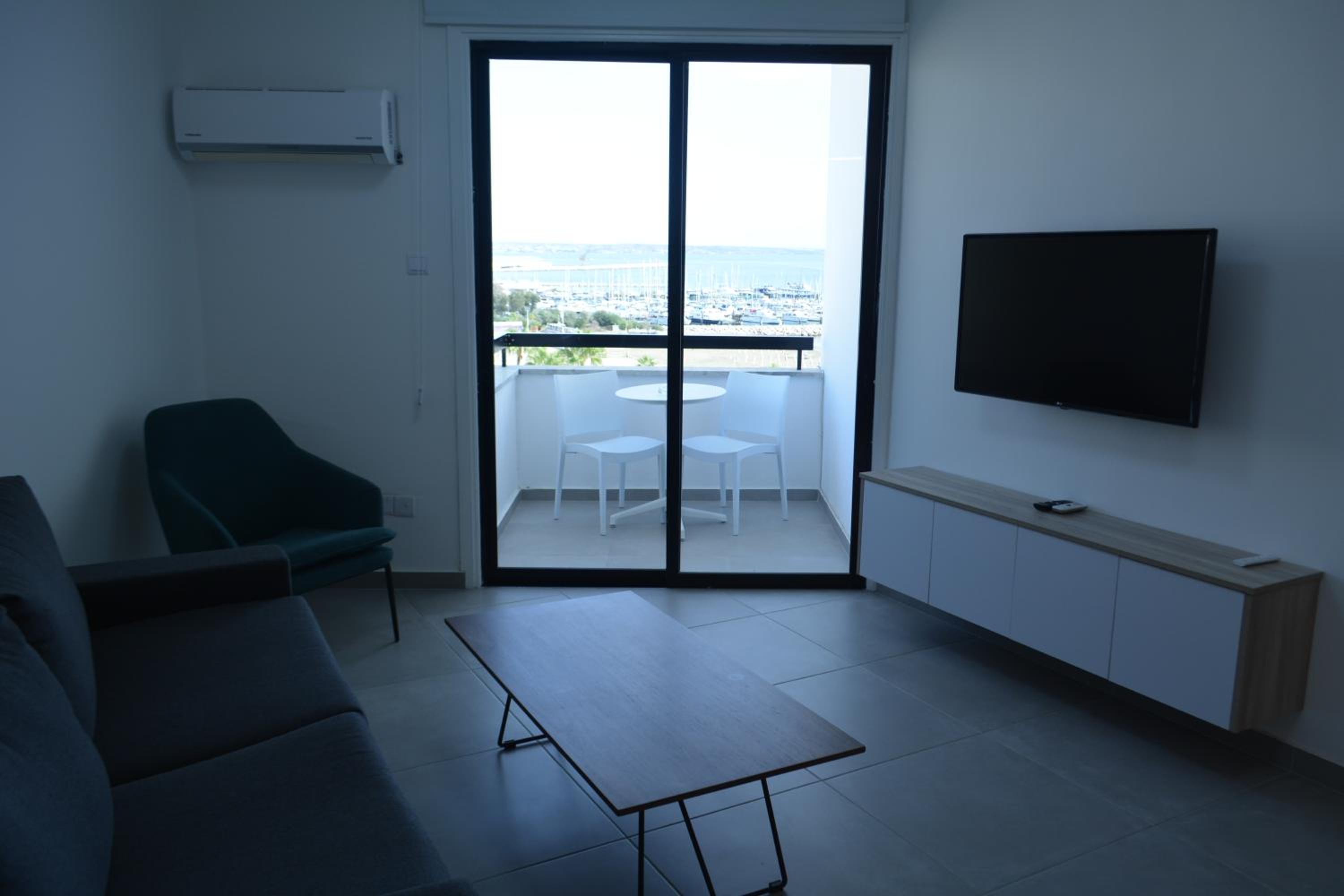Les Palmiers Sunorama Beach Apartments