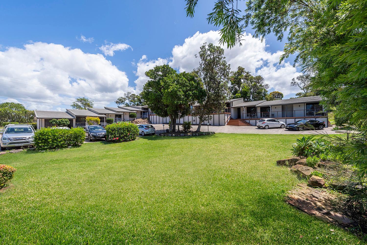 Hotel Fern Bay Motel - Image 1