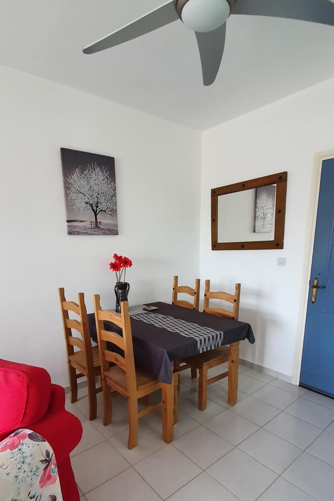 Lovely 1 bedroom apartment in Peyia Hills complex view 2