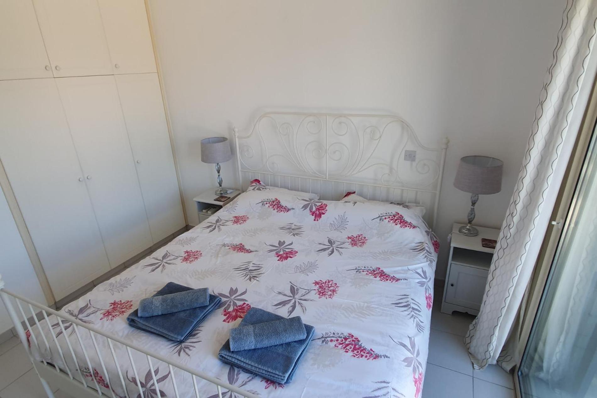 Lovely 1 bedroom apartment in Peyia Hills complex view 5