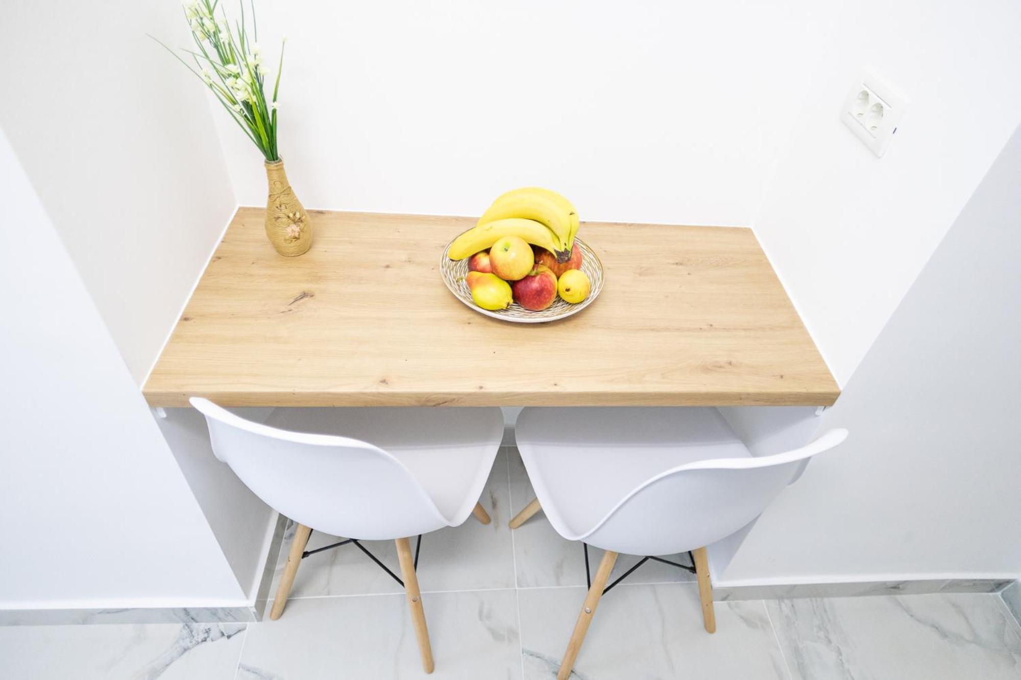 White home en Timişoara — kitchen