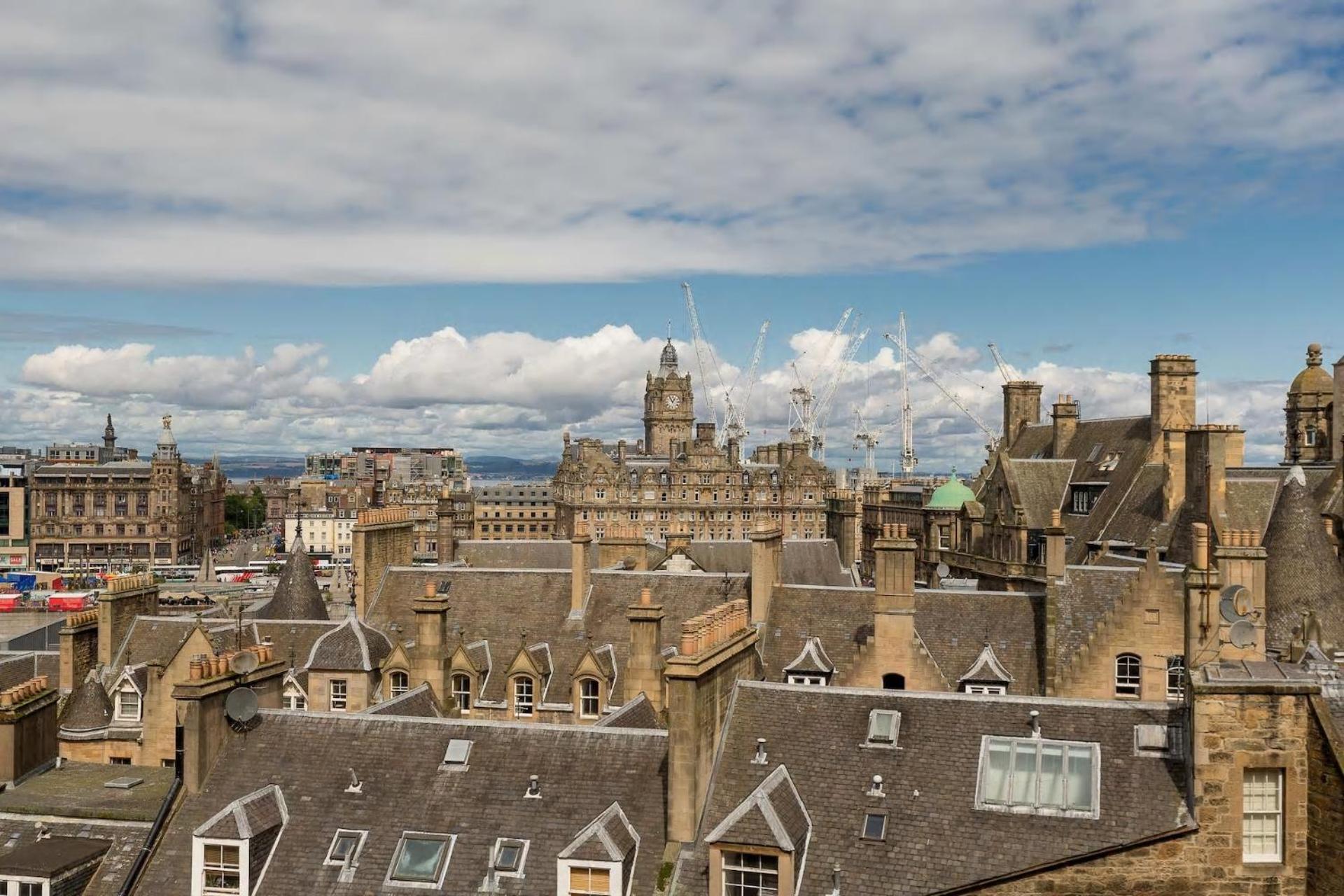Stunning Panoramic Views: Heart of the Royal Mile