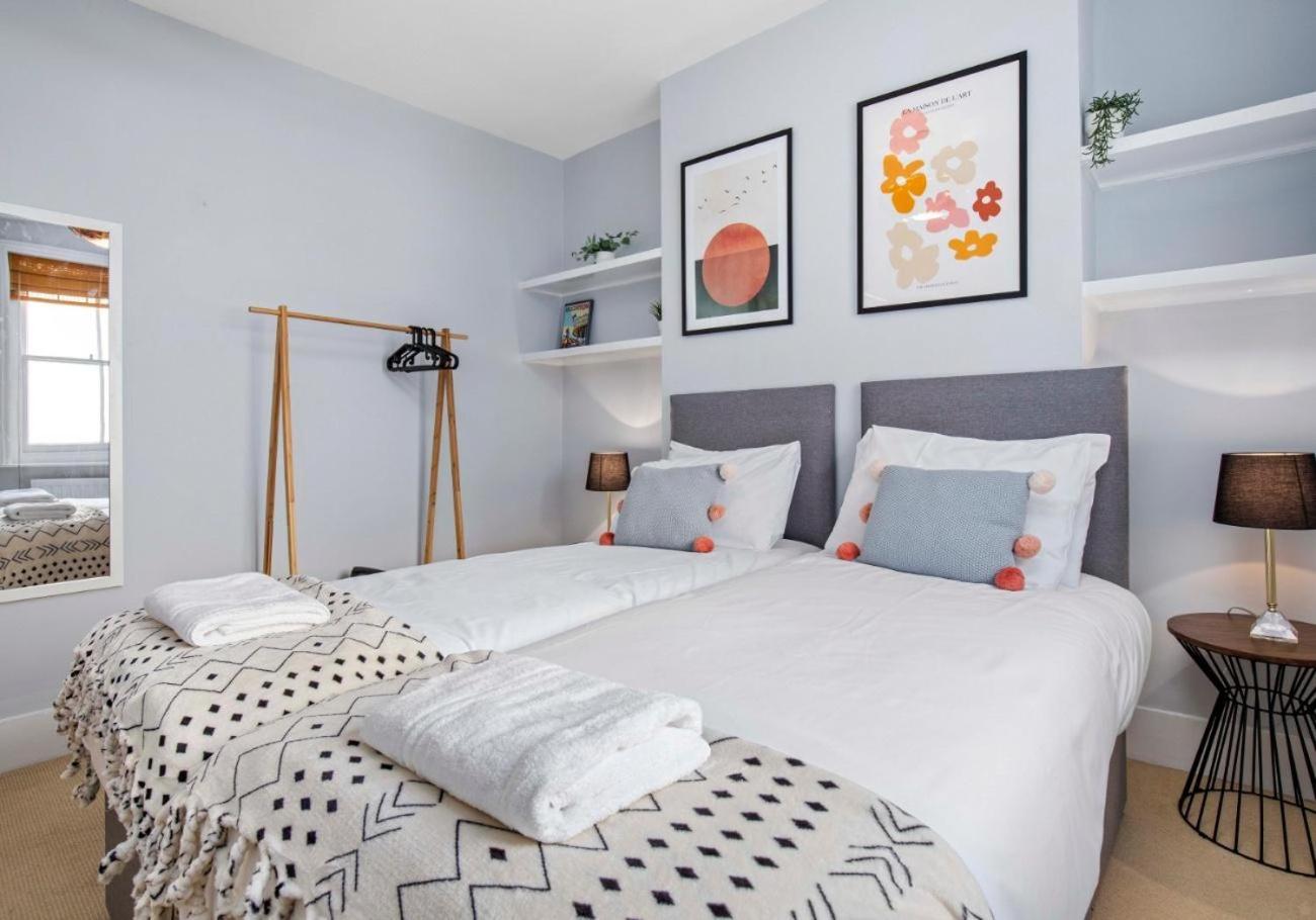 The Townhouse By My Getaways Free Parking view 2