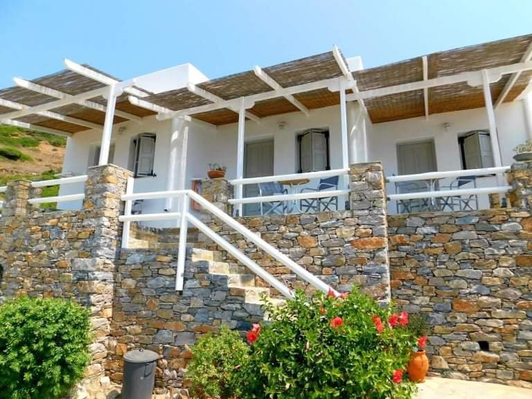Alezina studios