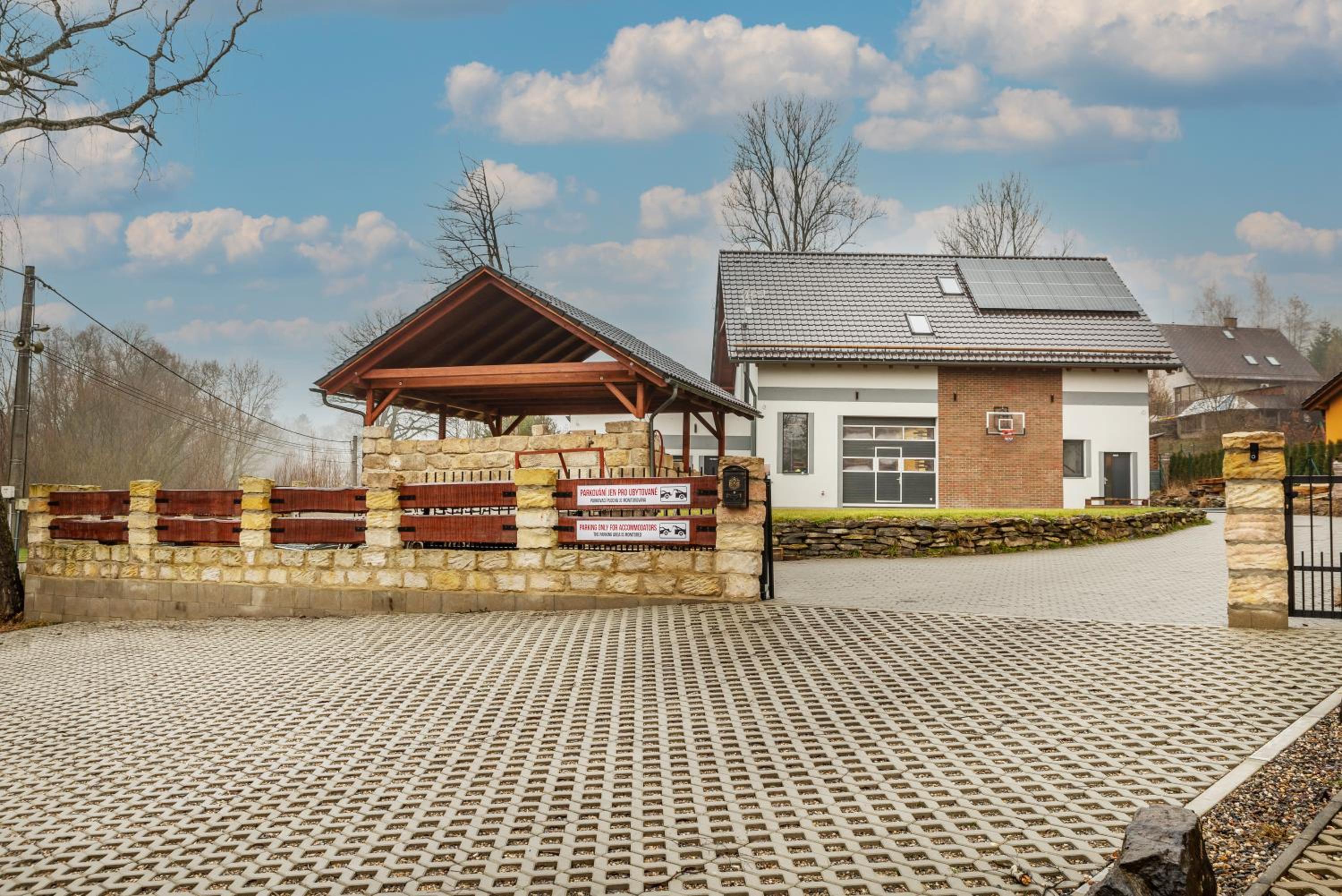 Apartmán na okraji města s vlastním parkováním