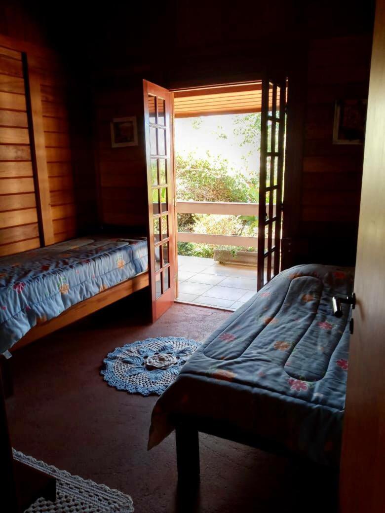 Confortável Casa de Campo em Condomínio Fechado
