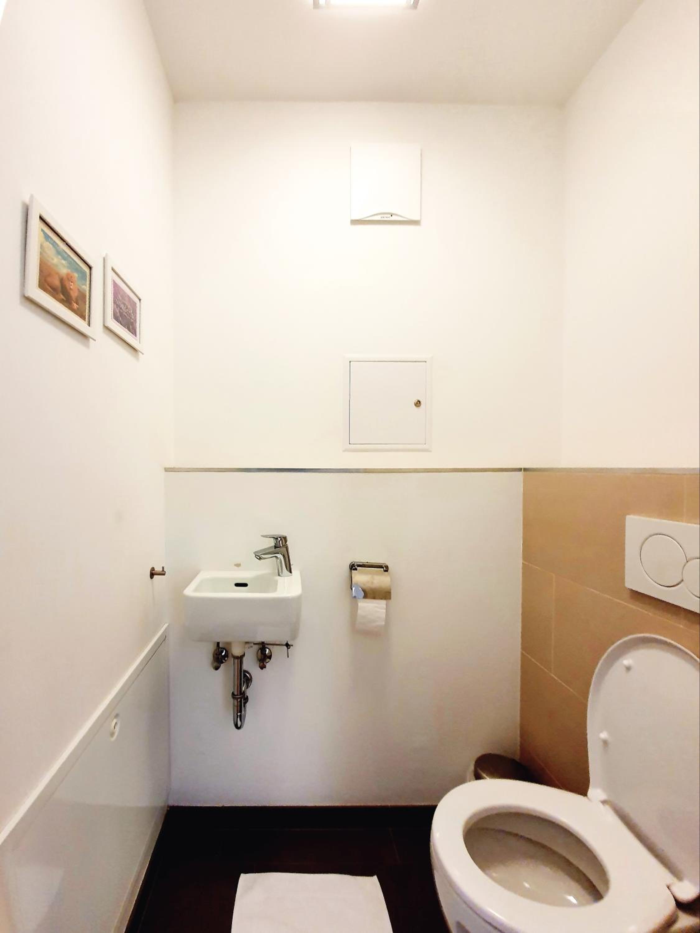 Near Lake Two Bedroom Fully Furnished Apartment