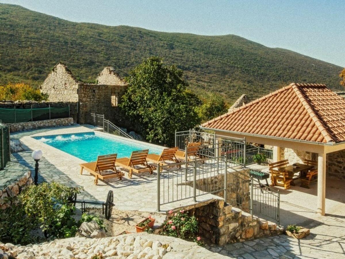 Holiday house Buljanovi Dvori with private pool view 4