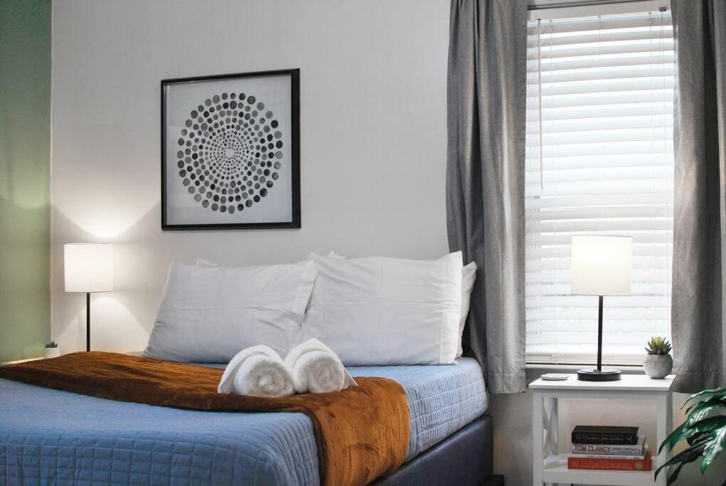 Pet Friendly - Large Families - Heart of Royal Oak - 5 Smart TVs