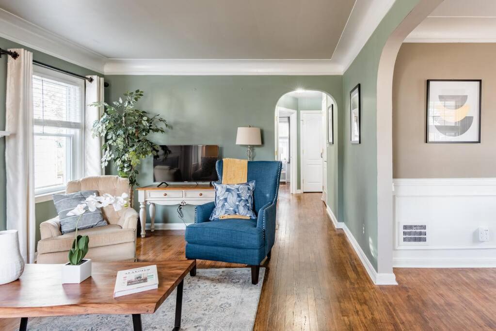 Pet Friendly - Large Families - Heart of Royal Oak - 5 Smart TVs